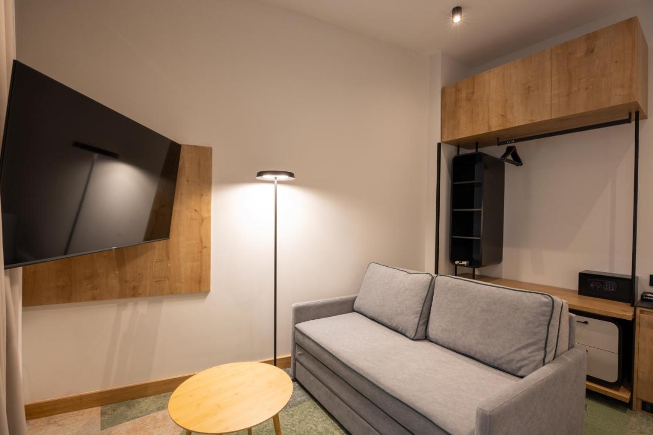 Hop Inn Rooms & Suites Belgrade Exterior photo