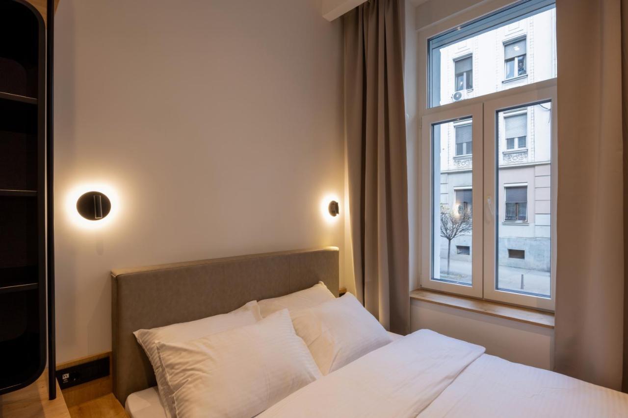 Hop Inn Rooms & Suites Belgrade Exterior photo