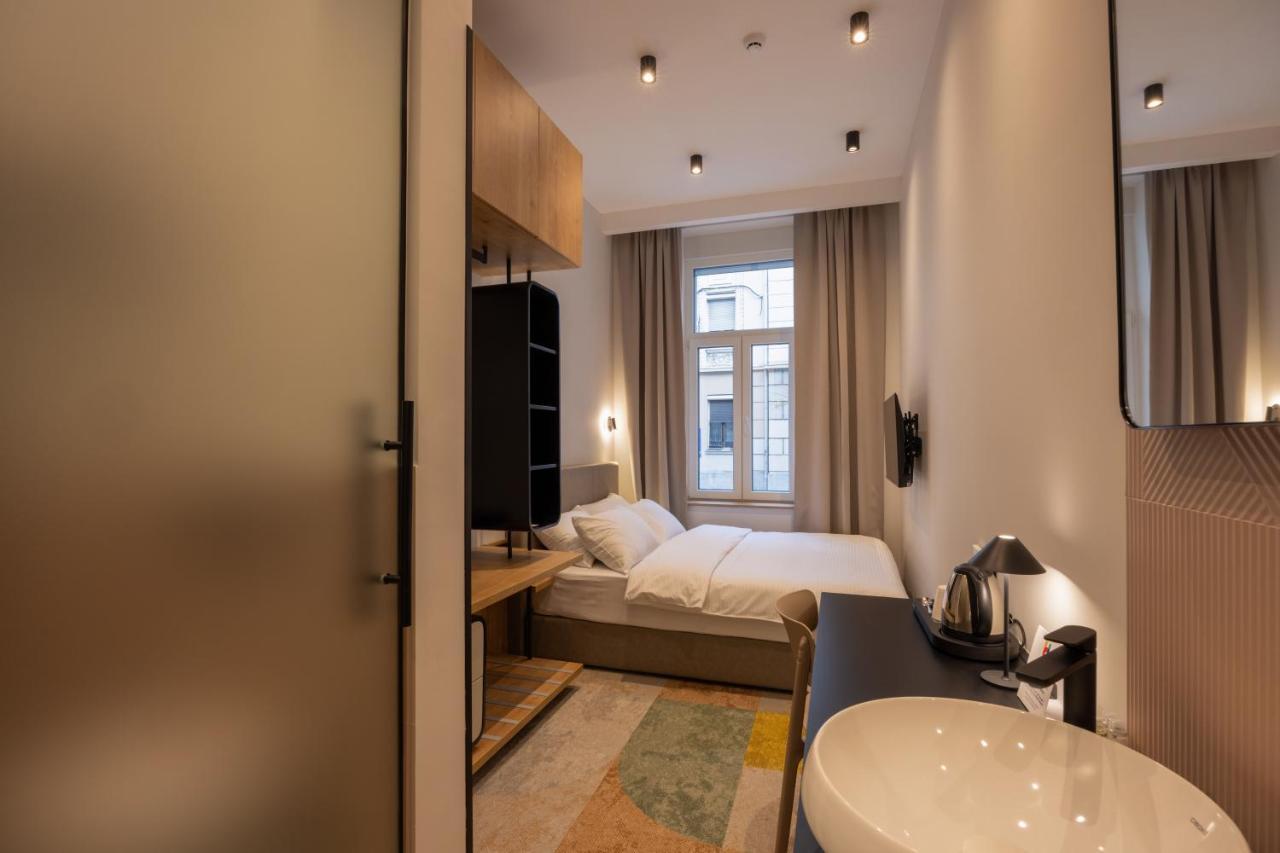 Hop Inn Rooms & Suites Belgrade Exterior photo